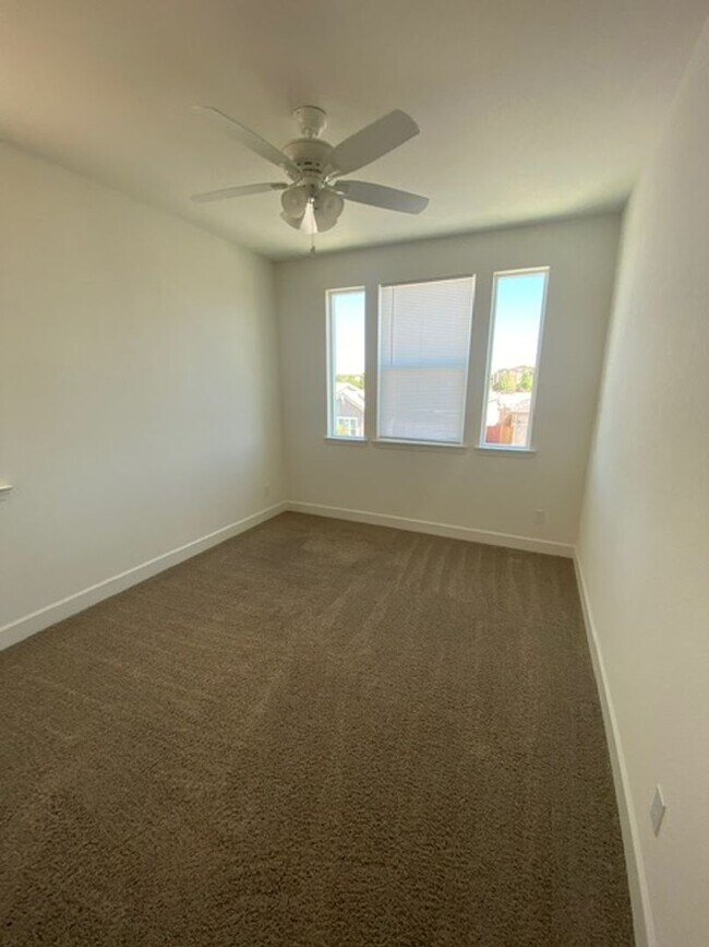 Building Photo - MOVE IN READY!  4 Bedroom Home in Whitney Ranch Rocklin