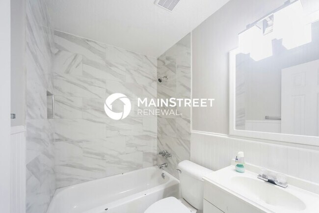 Building Photo - 3 Bedroom Pet-Friendly Home in Memphis, TN with Main Street Renewal