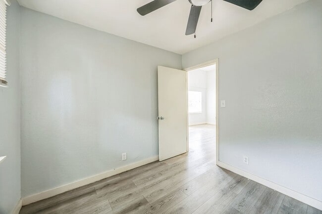 Building Photo - 2 Bedroom Apt in Brownsville, TX