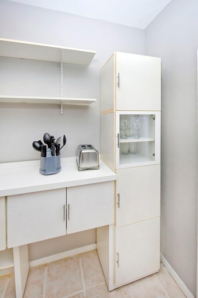 Building Photo - 1574 2nd Ave