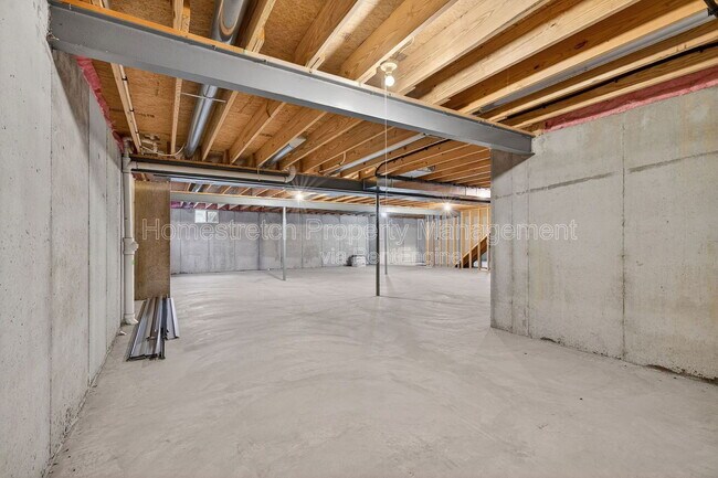 Building Photo - 738 Lost Canyon Blvd