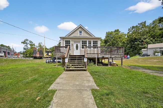 Primary Photo - 21 Herring Dr