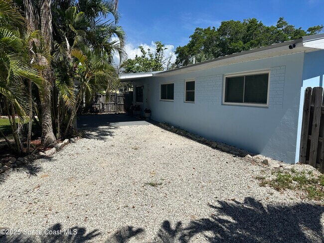 Primary Photo - 302 Fifth Ave
