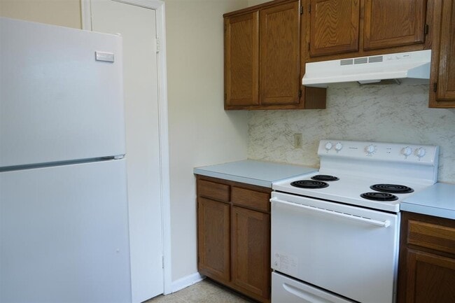 Building Photo - 832 Vine St