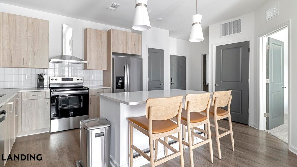 Building Photo - 2800 Milan Ct