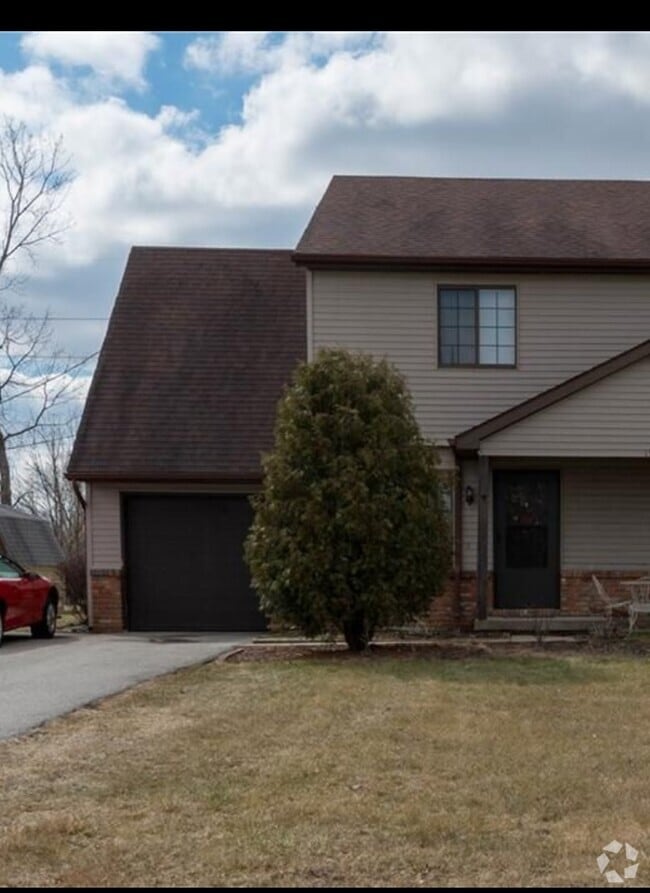 Building Photo - 1303 Penney Ln