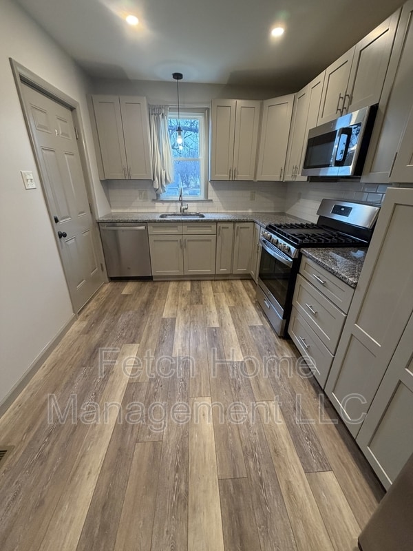 Building Photo - 34 N Lee St