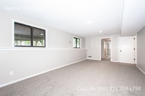 Building Photo - 7920 W 113th Terrace