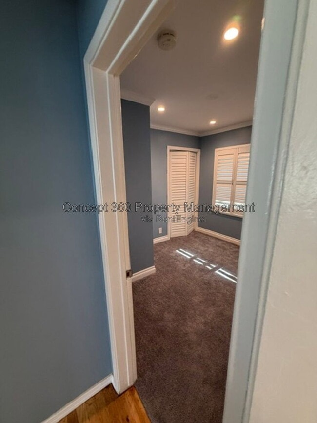Building Photo - 5029 Fidler Ave