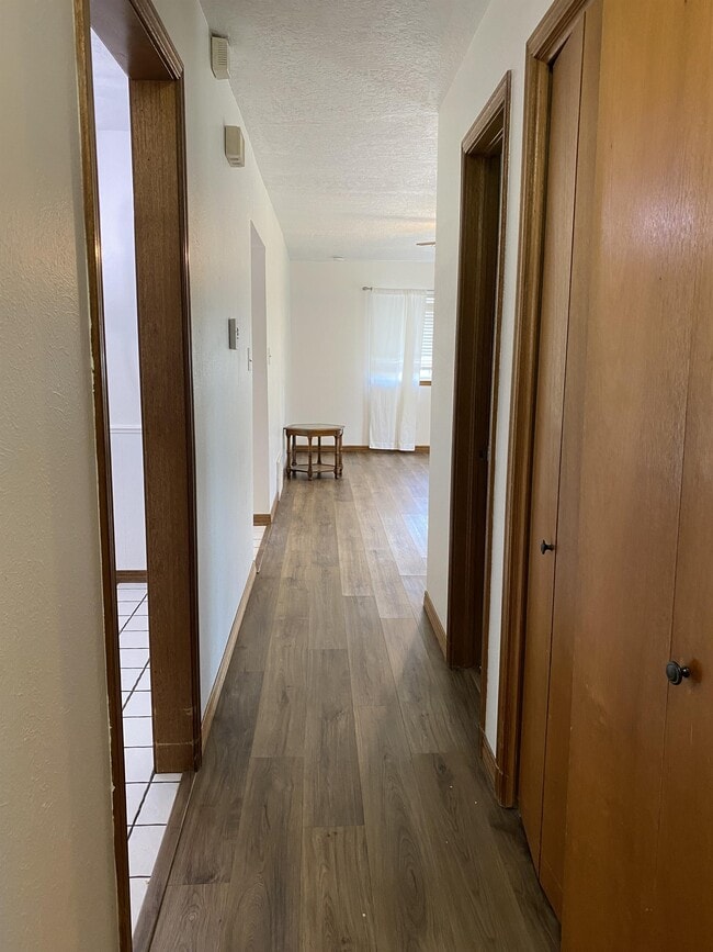 Building Photo - 227 W Ridge Rd