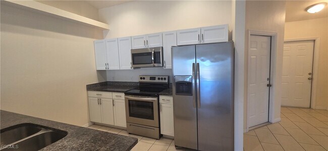 Building Photo - 919 Andalusia Blvd