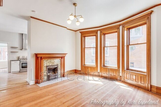 Building Photo - 1452 Detroit St