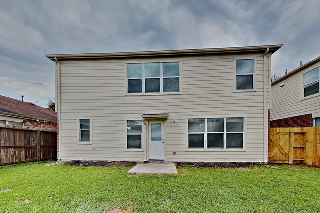 Building Photo - 14906 Sugarhollow Dr