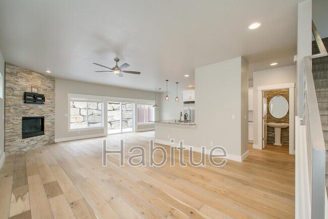Building Photo - 2248 W Hill Terrace Ln