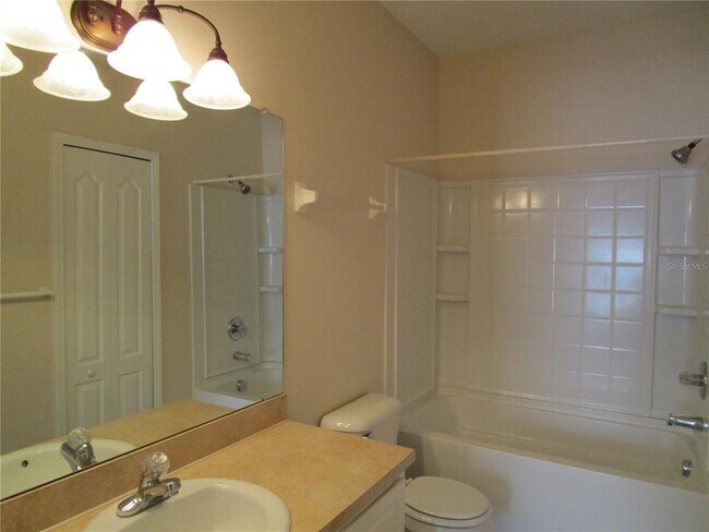 Building Photo - 15843 Fishhawk View Dr