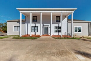 Building Photo - 409 W Main St