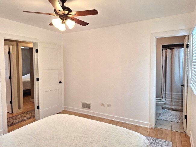 Building Photo - 227 Juneway Terrace