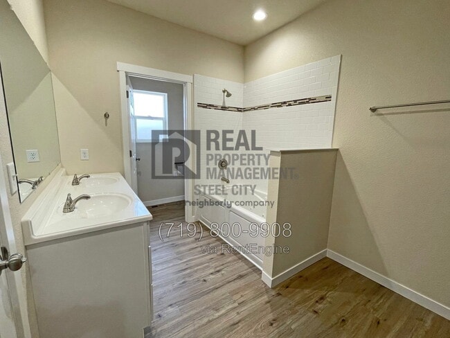 Building Photo - 430 E Stardust Dr