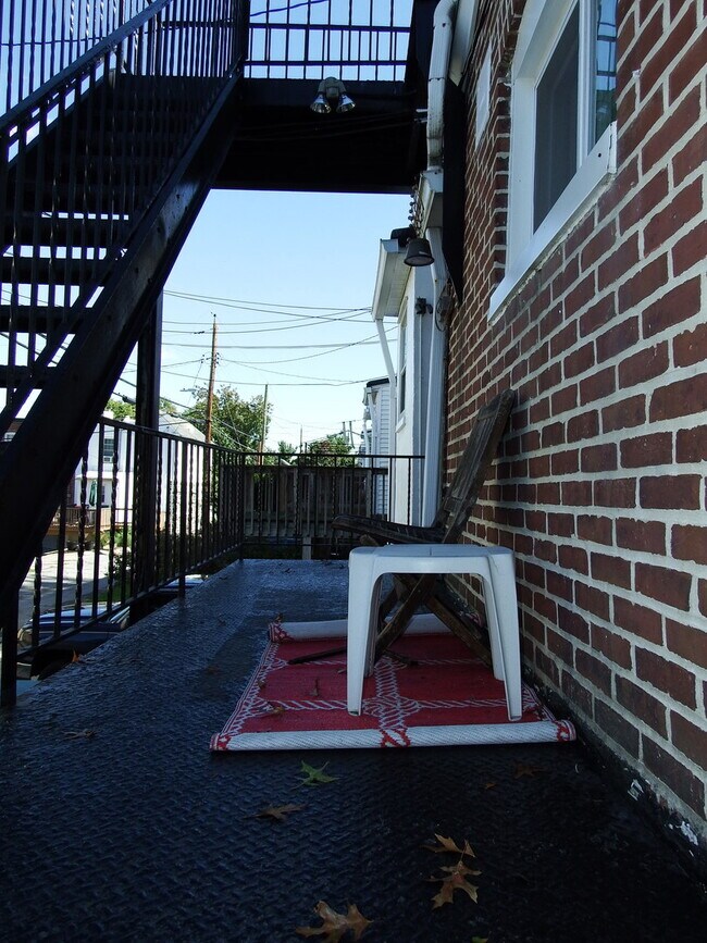 Building Photo - 1018 E 36th St