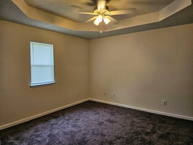 Building Photo - 1151 Hunter Trail