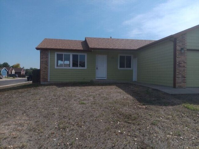 Building Photo - Great House