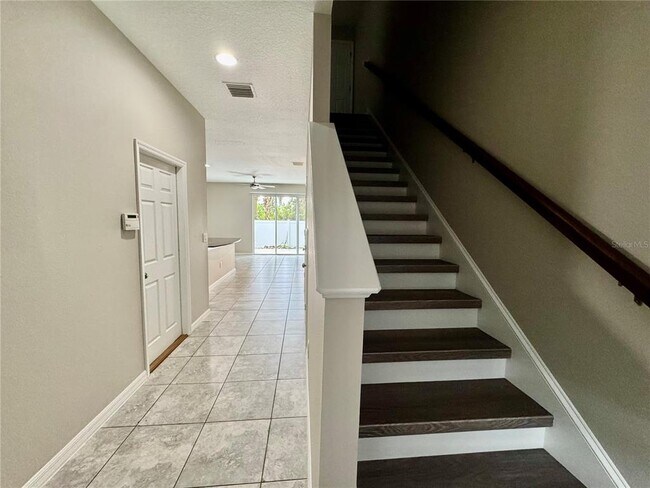 Building Photo - 7208 Grand Elm Dr