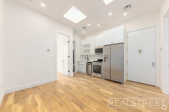Building Photo - 24 Marconi Pl