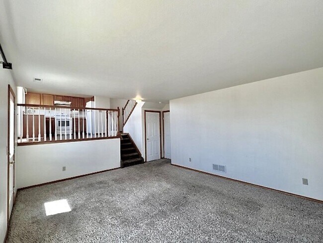 Building Photo - 4 Bedroom Home in Pronghorn Glen with Mountain Views
