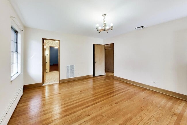 Building Photo - 545 Thatcher Ave