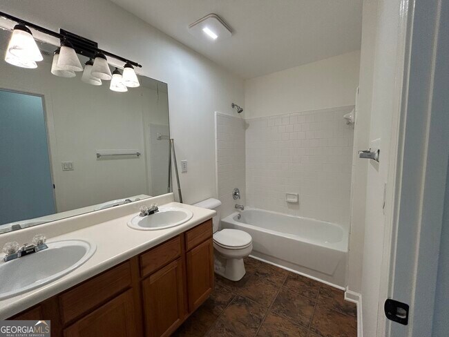 Building Photo - 665 Arncliffe Ct