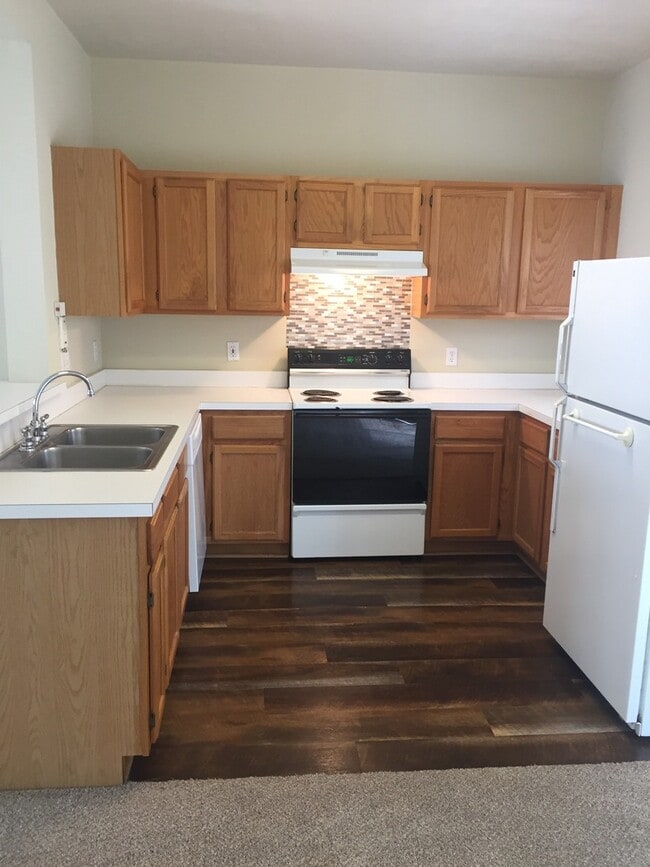 Building Photo - 2 Bedroom 2 1/2 Bath In NW Seventh Street ...