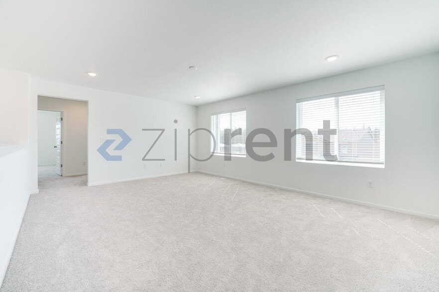 Building Photo - Unit