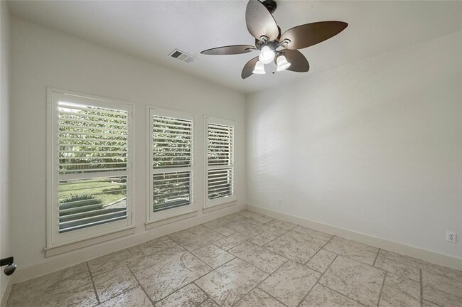 Building Photo - 116 Tallstar Dr