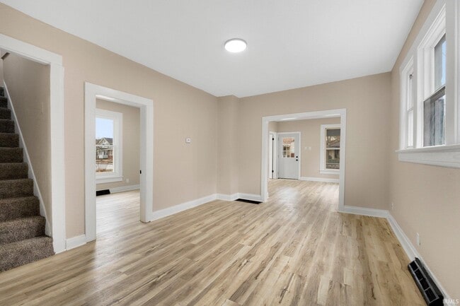 Building Photo - 607 Kinsmoor Ave