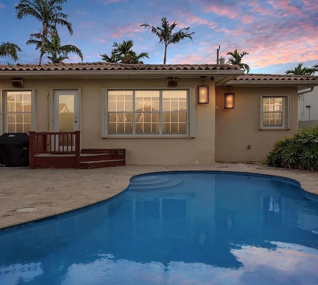 Building Photo - 8934 Emerson Ave