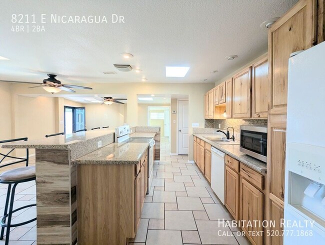 Primary Photo - Gorgeous 4Bed/2Bath Stunner w/ Mountain Vi...