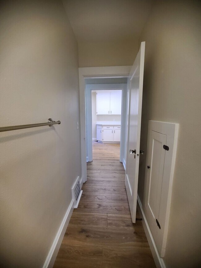 Building Photo - Action Properties R.E.S. Inc offering Central Roseville 2 Bed, 1bath  Carport Parking, Large yard...