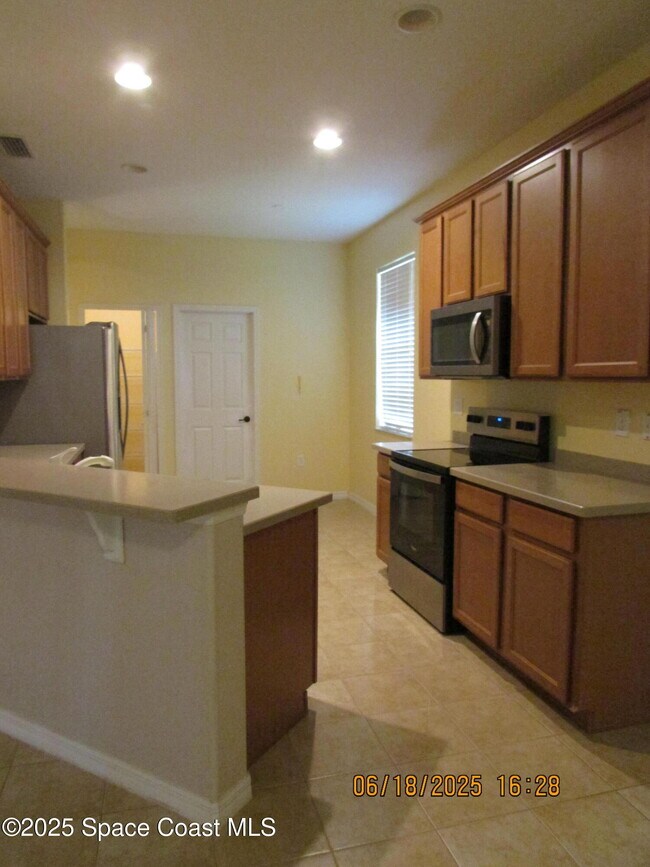 Building Photo - 1708 Maeve Cir