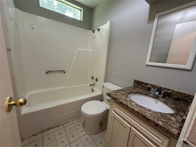 Building Photo - 4745 Holly Ln E