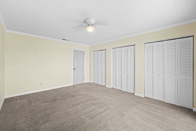 Building Photo - Oceanfront 2 Bedroom Condo with Stunning Views