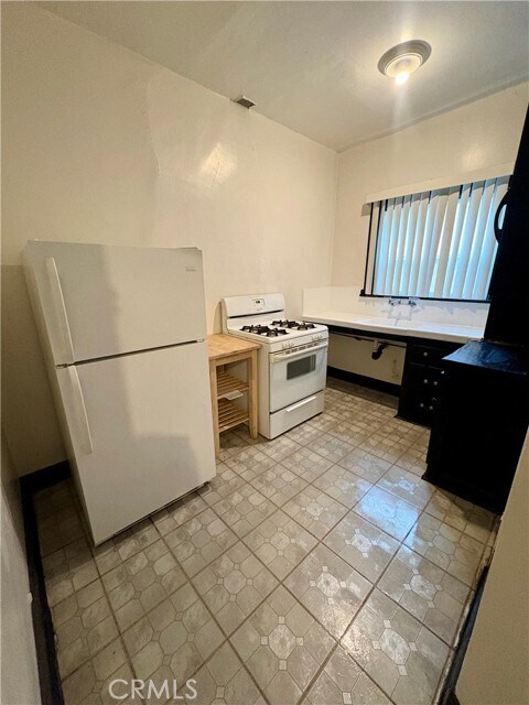 Building Photo - 617 Coronado Terrace