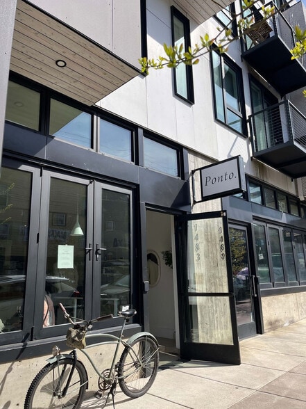 Building Photo - 5255 NE 15th Ave