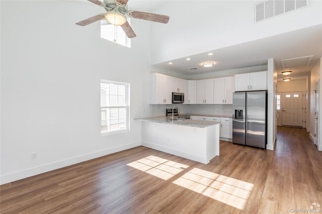 Building Photo - 59 Hillside Rd