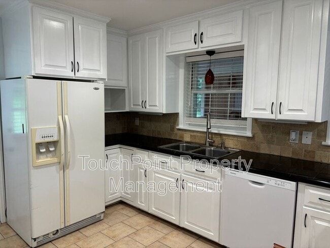 Building Photo - 6515 Randy Dr