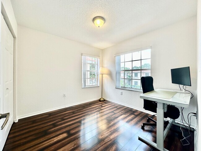 Building Photo - 639 NW 130th Way