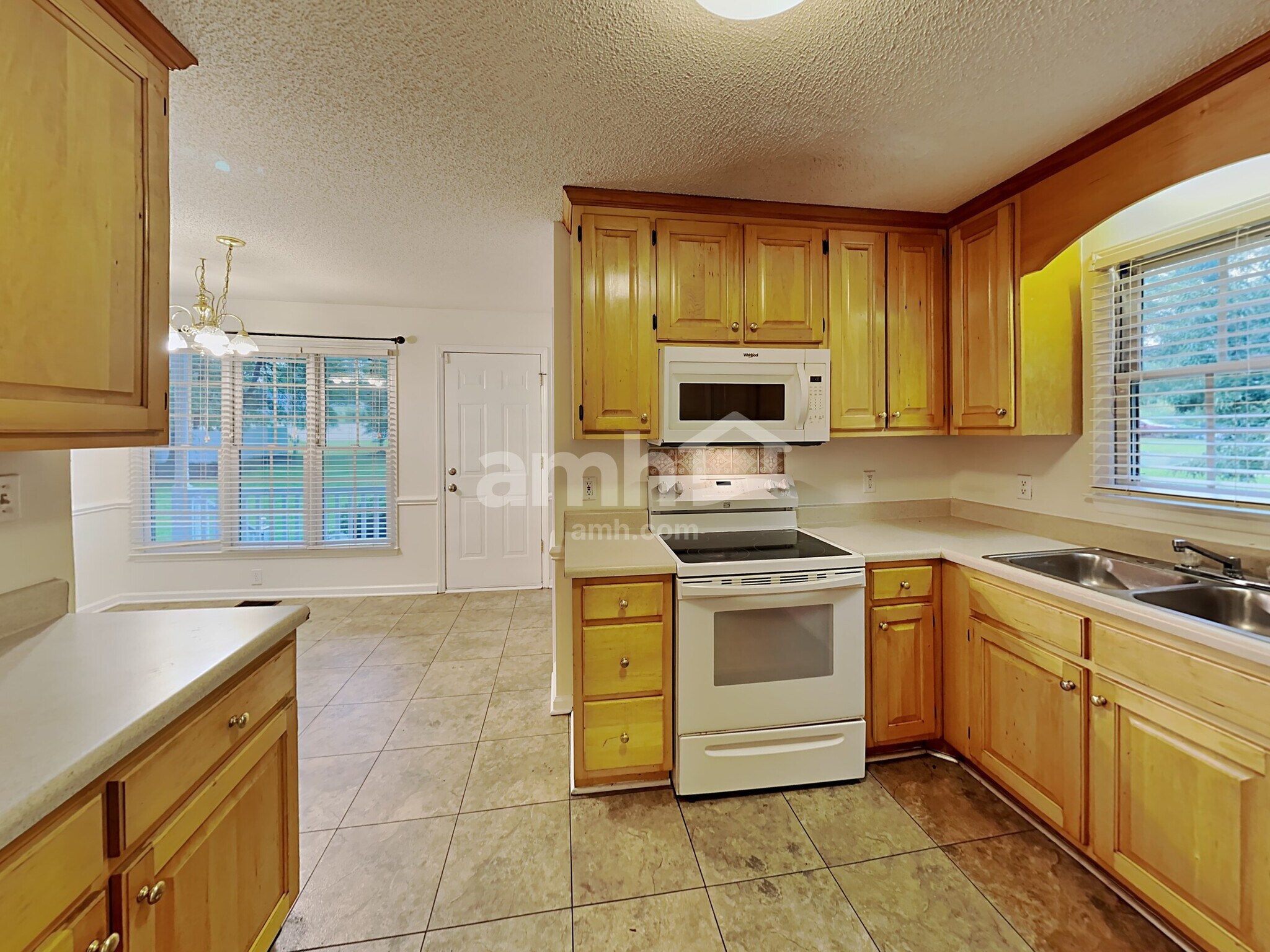 Building Photo - 412 Redpath Dr
