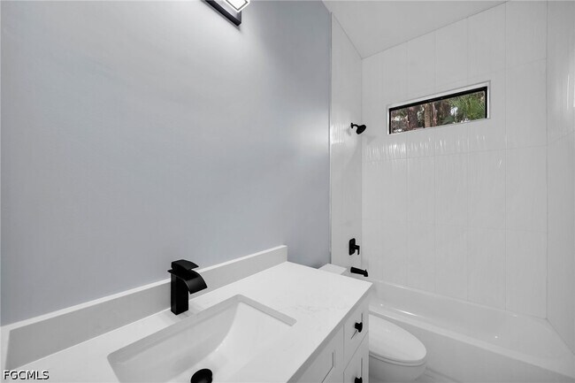 Building Photo - 3018 19th St W