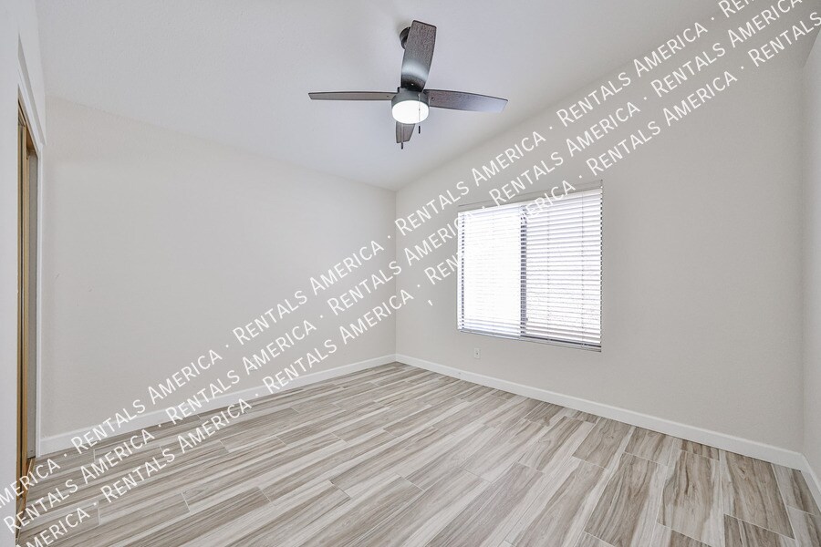 Building Photo - 3802 N Wintergreen Way