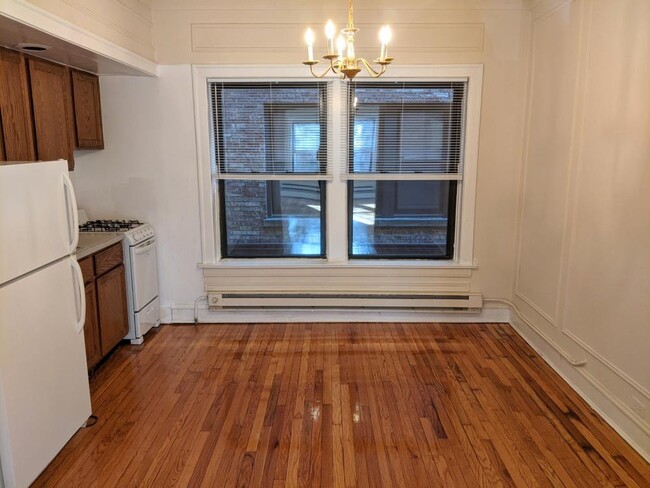 Primary Photo - 1 bedroom in Evanston IL 60201