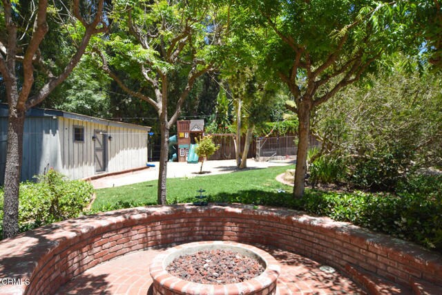 Building Photo - 545 N Avocado Pl